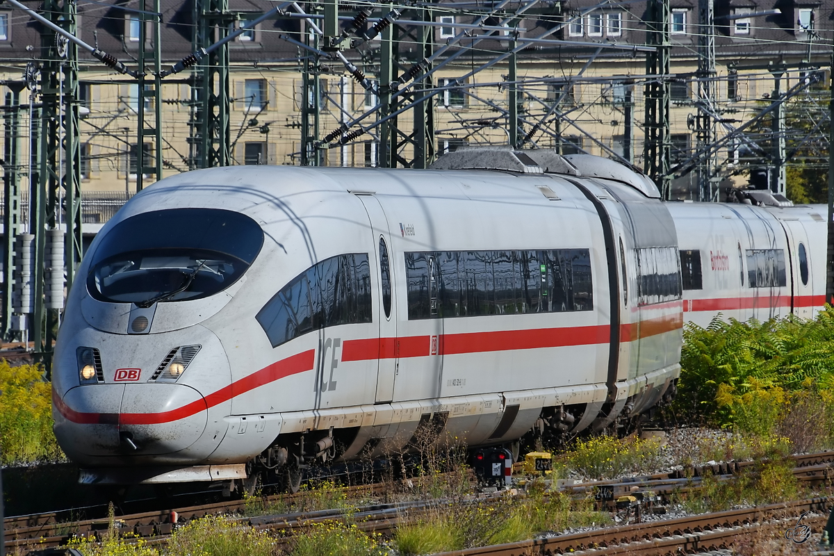 Ein ICE schlängelt sich Mitte September 2019 zum Hauptbahnhof in Stuttgart. 