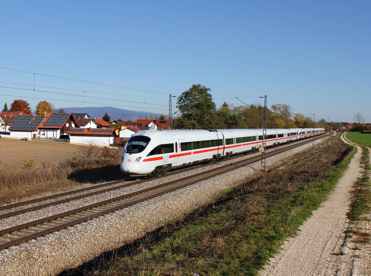 Ein ICE-T am 01.11.2015 unterwegs bei Langenisarhofen.