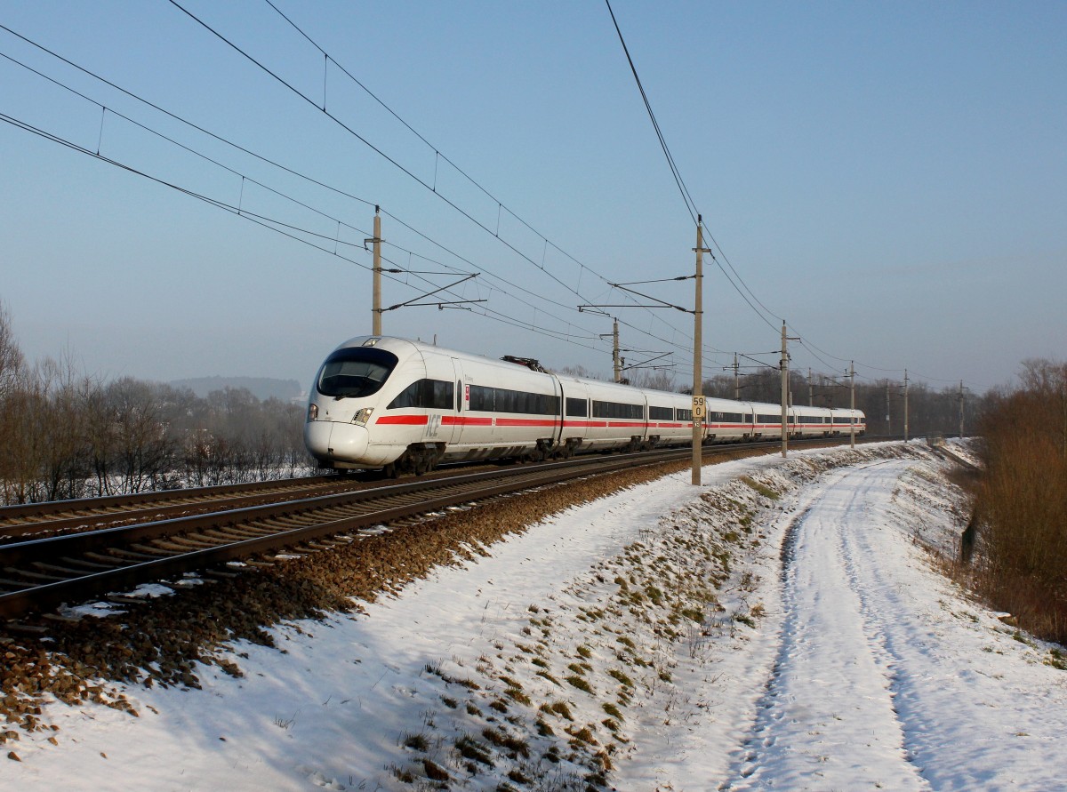 Ein ICE-T am 06.01.2016 unterwegs bei Taufkirchen a. d. Pram.