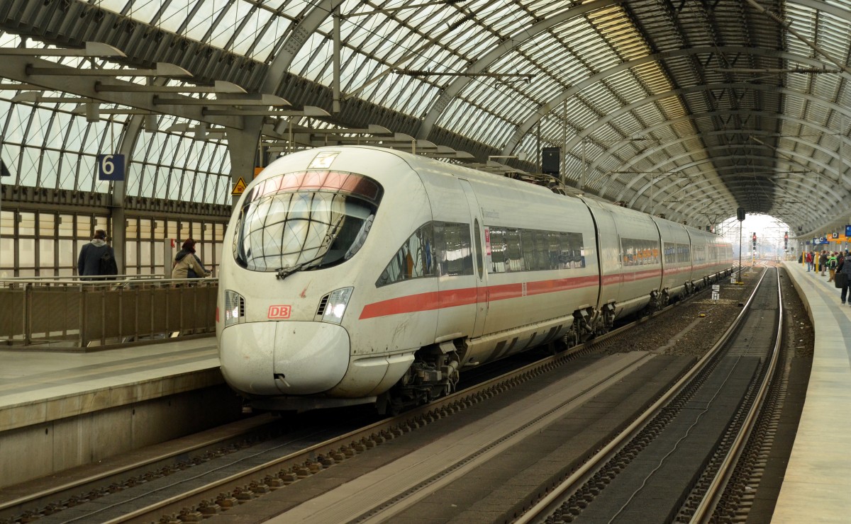 Ein ICE-T der BR 411 hat am 28.03.15 Berlin-Spandau erreicht. Anschließend wird er seine Fahrt als ICE 1507 über den Berliner Hbf nach Leipzig fortsetzen.