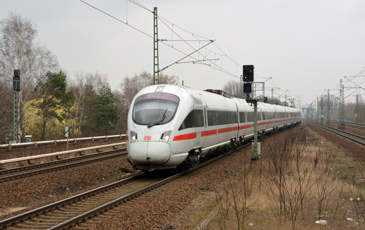 Ein ICE-T der BR 411 passiert am 28.03.15 auf seiner Fahrt vom Berliner Südkreuz nach Hamburg-Altona den Hp. Jungfernheide.