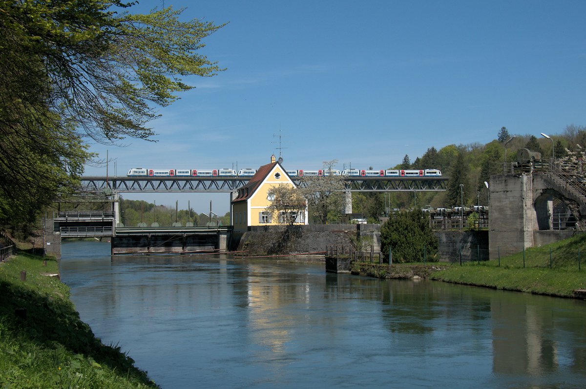 Ein Integral-Triple am 30.04.16 auf der Großhesseloher Brücke bei München