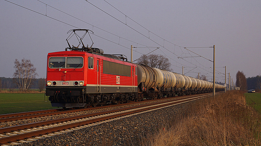 Ein Kesselzug bon Rhäsa nach Stendell durch Löpten. Bespannt wird diese eigentliche Schenker Leistung aber durch Lokomotiven der MEG. Die 708 war die Auserwählte, die um 17 Uhr Ortszeit die Bühne betrat. 29.03.14