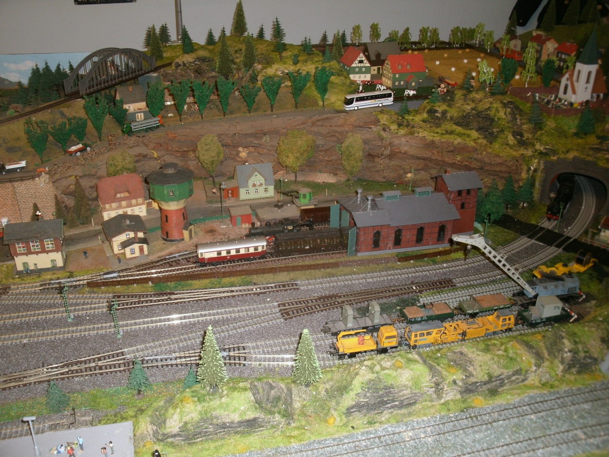 Ein kleines Bw auf der H0-Anlage vom Ghrener Modellbahnclub.Aufgenommen am 13.September 2013.