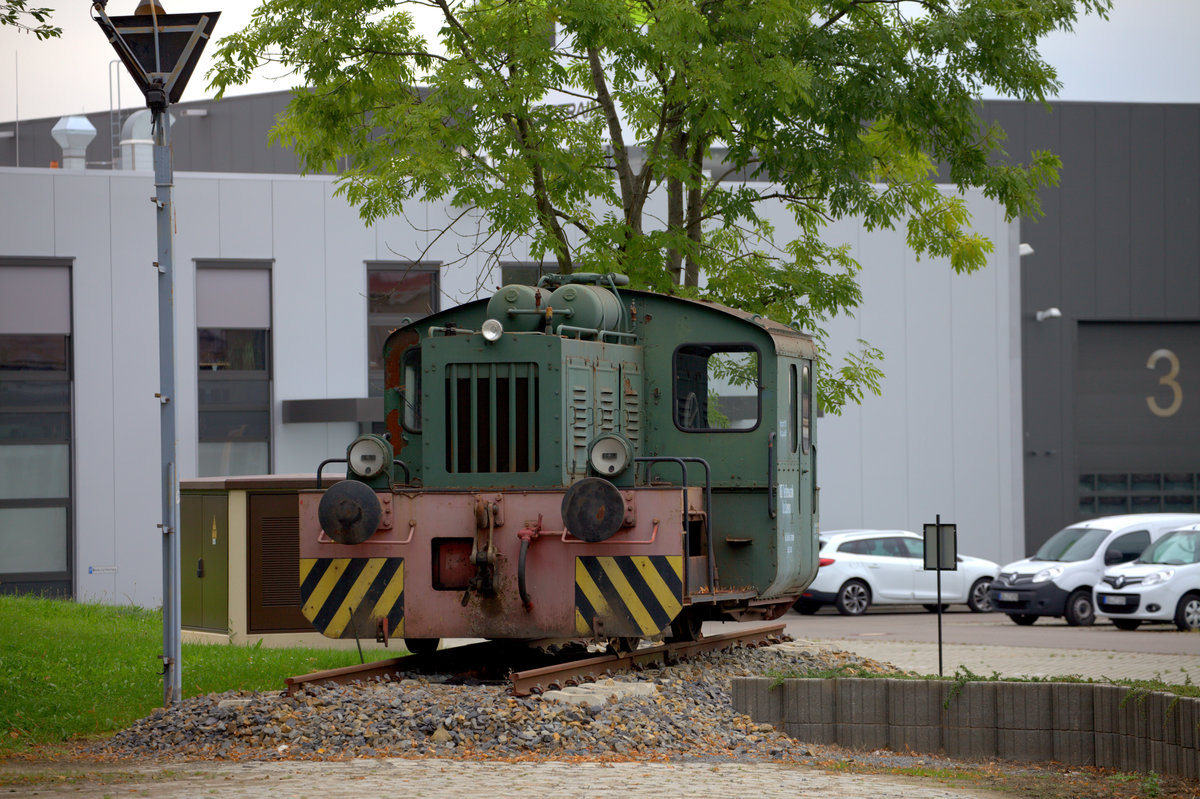 Ein Köf als Denkmal bei der Firma LTI in Pirna. 16.09.2017  15:24 Uhr.