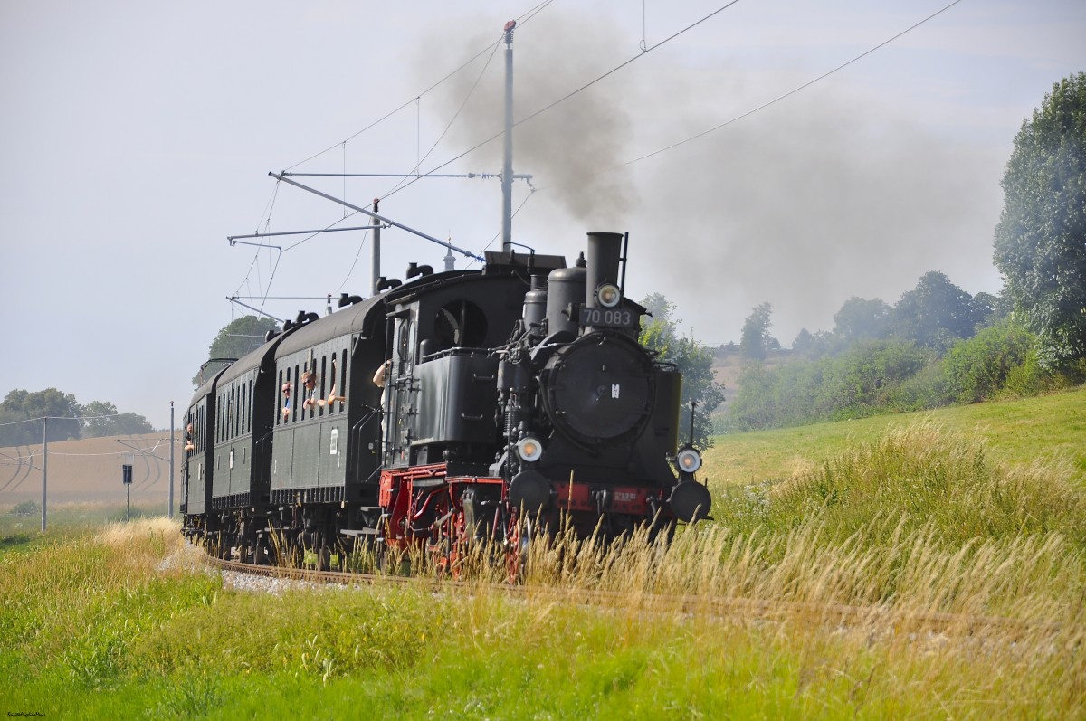 Ein letztes Foto von der Dampflok 70 083, erb.1913 in München von der Fa. Krauß, am 19.07. 2015 beim  Dampflok- Event des Bayerischen Localbahnvereins auf der Ludwig-Thoma-Bahn kurz vor Stumpfenbach.