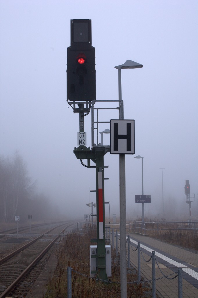 Ein Lichtsignal am Gleis 2 in Ebersbach (Sachsen)19.01.2014 13:41 Uhr.