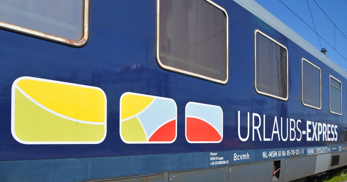 Ein Liegewagen des URLAUBS-EXPRESS UEx 1395 aus Hamburg-Altona in Verona Porta Nuova. 28.08.2021