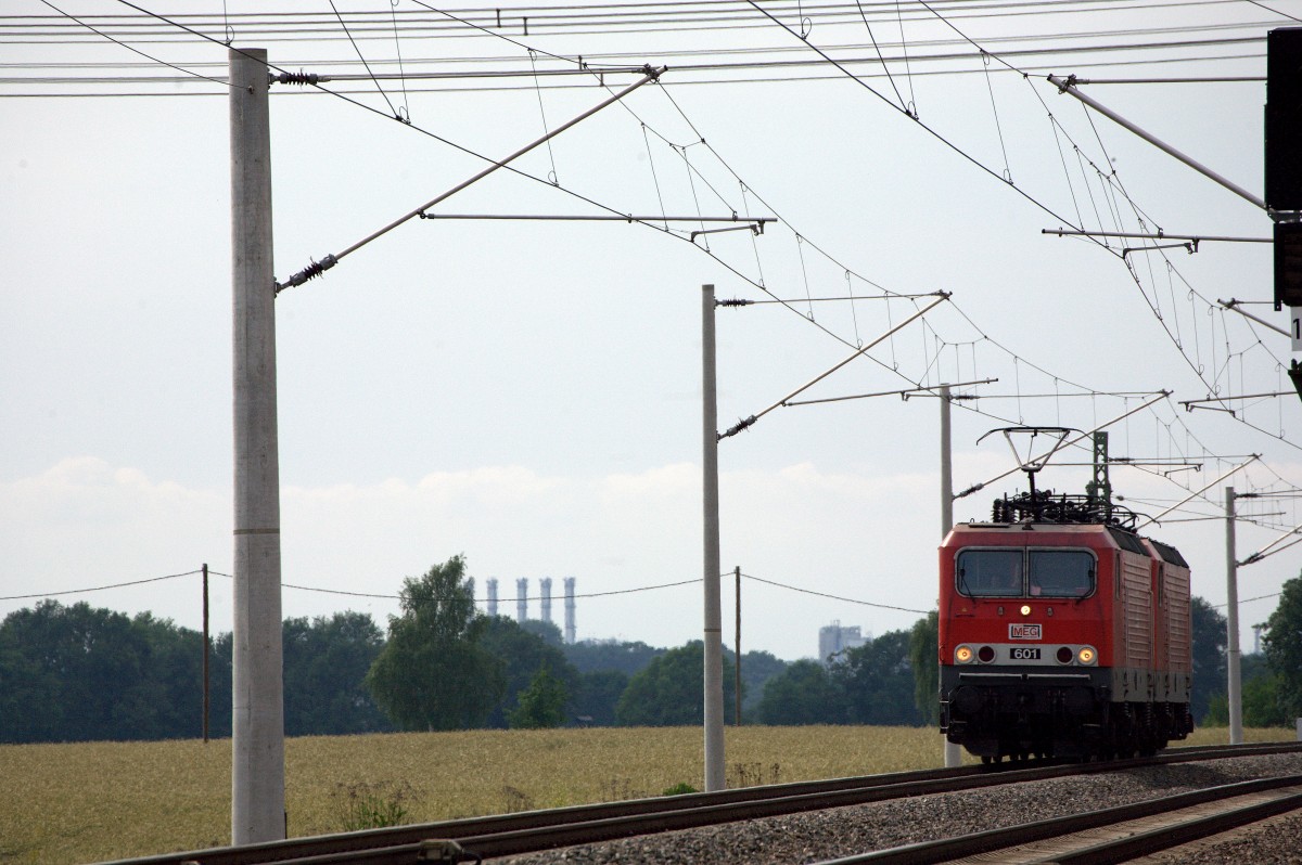 Ein Lokzug  , bestehend aus MEG 601 und 602 passiert den Standort des Fotgrafen.
06.11.2014 16:33 Uhr.