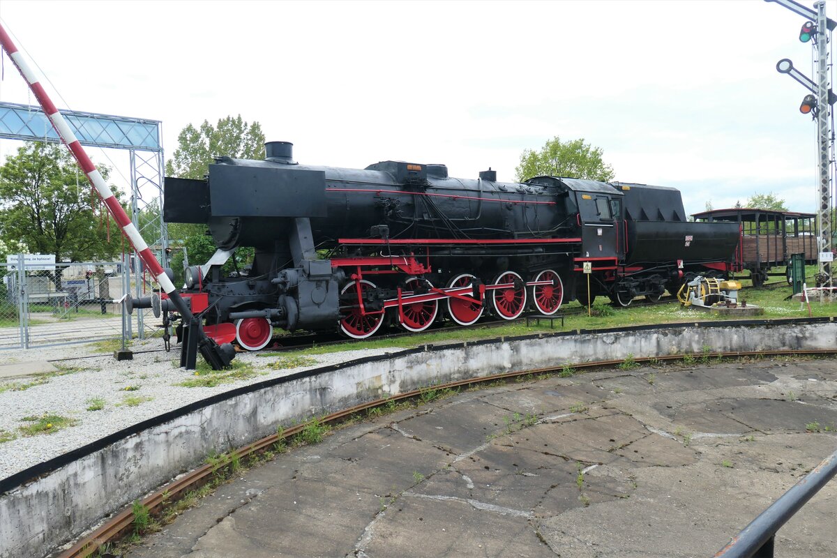 ein Nachbau der DR-52, die PKP-Baureihe Ty 42 mit der Ordnungsnummer 1, fotografiert am 13.05.2023 im Eisenbahnmuseum Jaworzyna Śląska