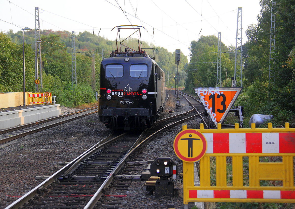 Ein Nachschuss von der 140 772-5 und 140 789-9 beide von der EBS - Erfurter Bahnservice GmbH und kammen als Lokzug aus Neuss nach Aachen-West und fuhren durch Kohlscheid in Richtung Richterich,Laurensberg,Aachen-West.
Aufgenommen vom nagelneunen Bahnsteig 2 in Kohlscheid. 
Bei Sommerwetter am Abend vom 4.9.2018.