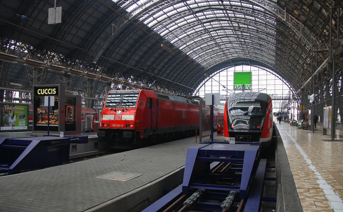 Ein Nachschuss von der 146 241-5 DB steht im Frankfurter-am-Main-Hbf mit einem RE 4609 von Frankfurt-am Main-Hbf nach Würzburg-Hbf am Kalten Morgen vom 20.2.2015.