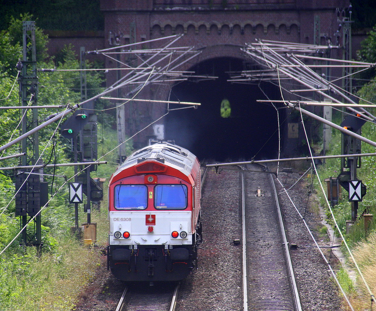 Ein Nachschuss auf die Class 66 DE6308  Anja  von Crossrail und sie fährt als Lokzug aus Aachen-West nach Montzen(B) und fährt gleich in den Gemmenicher-Tunnel hinein und fährt in Richtung Montzen/Vise(B). Aufgenommen in Reinartzkehl an der Montzenroute. 
Am Nachmittag vom 4.7.2016.