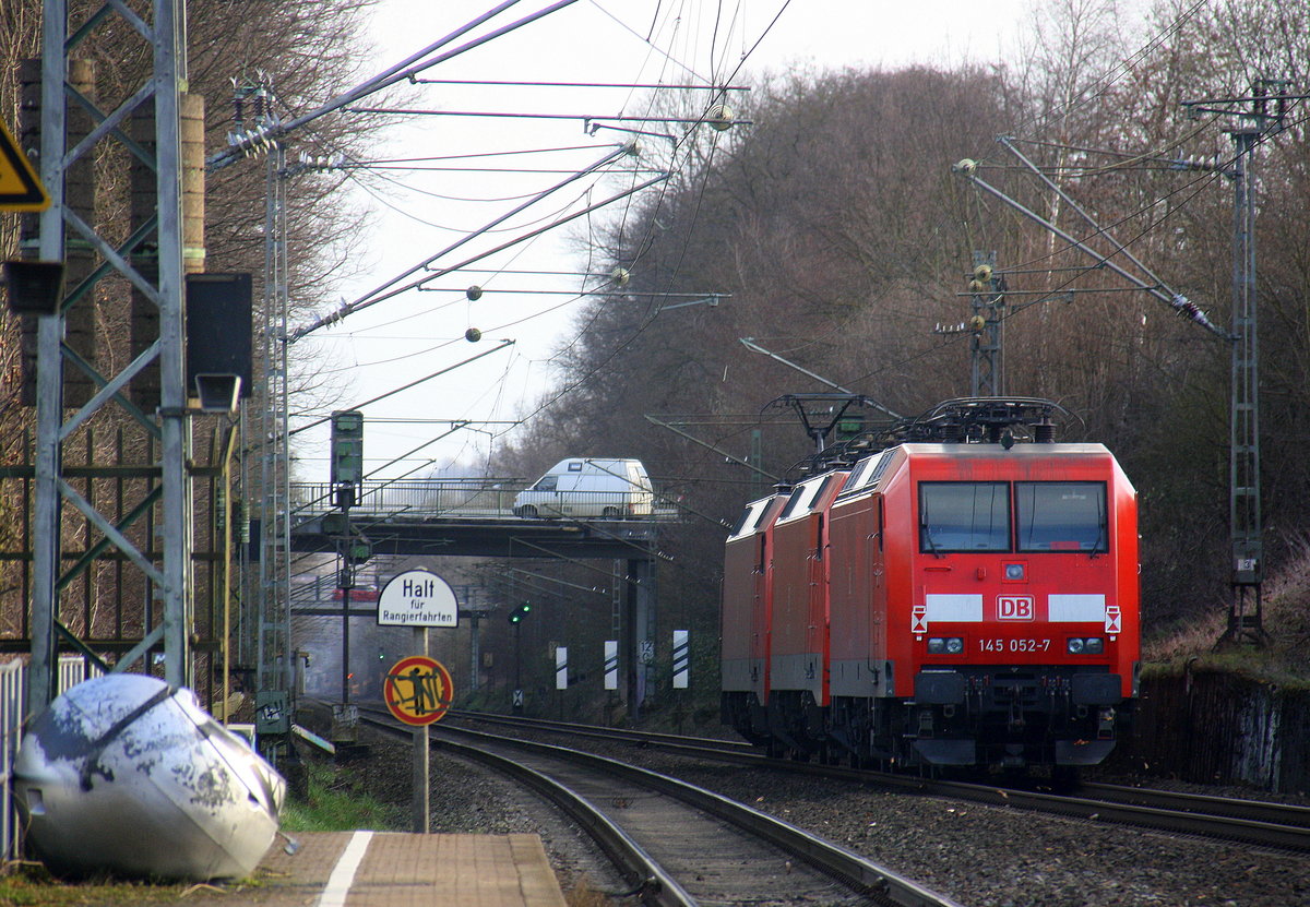 Ein Nachschuss von einem Lokzug aus Aachen-West nach Neuss-Gbf.
Aufgenommen von Bahnsteig 2 in Kohlscheid. 
Bei Sonne und Regenwolken am Morgen vom 29.3.2016.