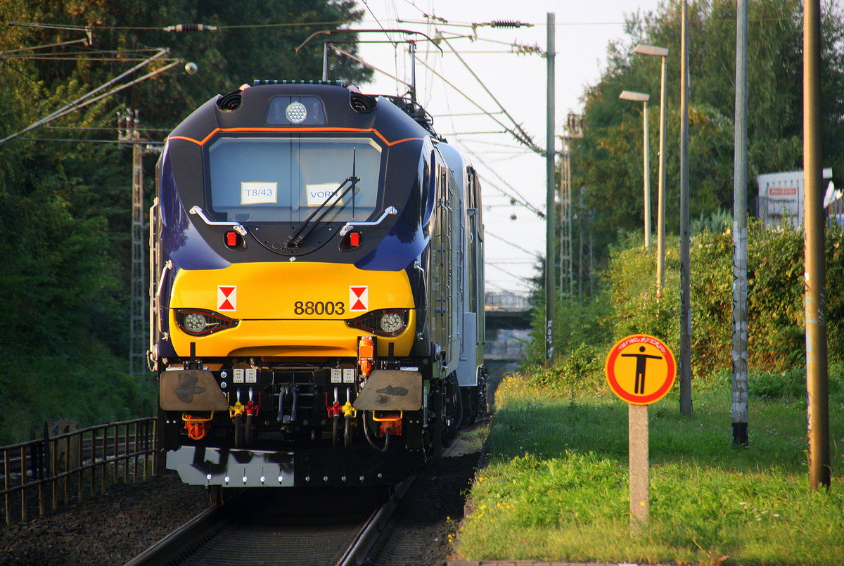 Ein Nachschuss von einer Englischen Dieselok.
Aufgenommen von Bahnsteig 1 in Kohlscheid. 
An einem schönem Sommerabend am Abend vom 8.9.2016.