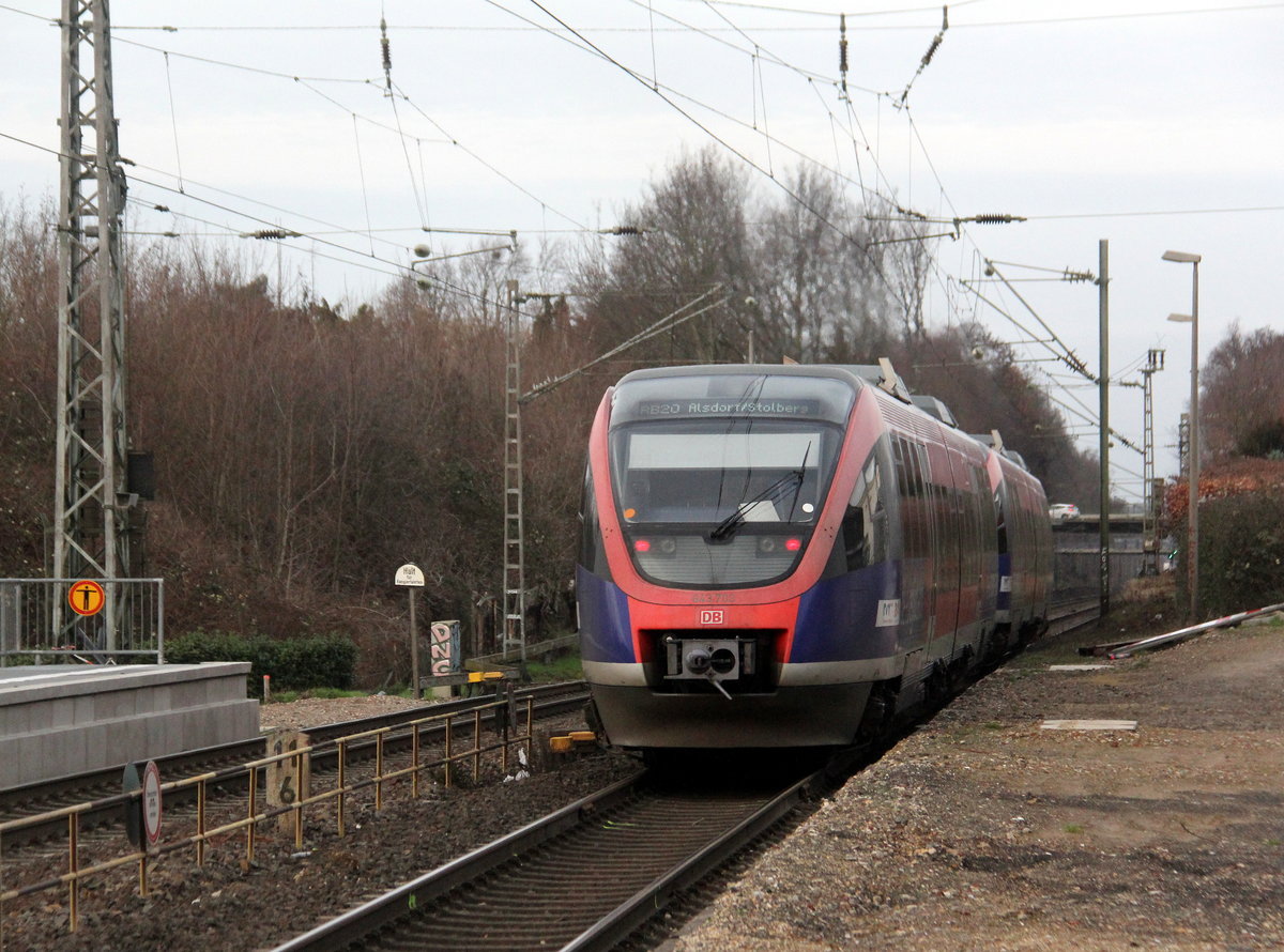 Ein Nachschuss von der Euregiobahn (RB20) kommt aus Langerwehe,Stolberg-Altstadt nach Stolberg-Rheinland-Hbf  und hielt in Kohlscheid und fährt in Richtung Herzogenrath. 
Aufgenommen von Bahnsteig 1 in Kohlscheid.
Am Nachmittag vom 16.1.2019.