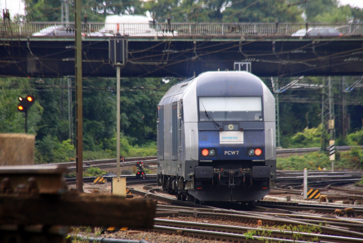 Ein Nachschuss von der Lok Siemens PCW7 ER20-2007  f�hrt als Lokzug aus Aachen-West in Richtung Aachen-Hbf,K�ln bei der Ausfahrt aus Aachen-West bei Regenwolken am 25.8.2013.  
