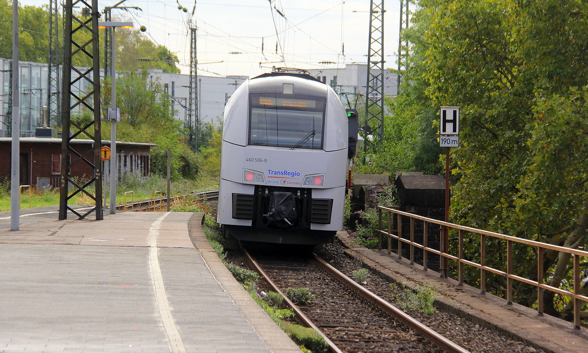 Ein Nachschuss von der MRB26 von Köln-Messe-Deutz nach Mainz-Hbf und hielt in Köln-Süd und fuhr weiter in Richtung Süden.
Aufgenommen von Bahnsteig in Köln-Süd.
Bei Sommerwetter am Vormittag vom 9.9.2018.