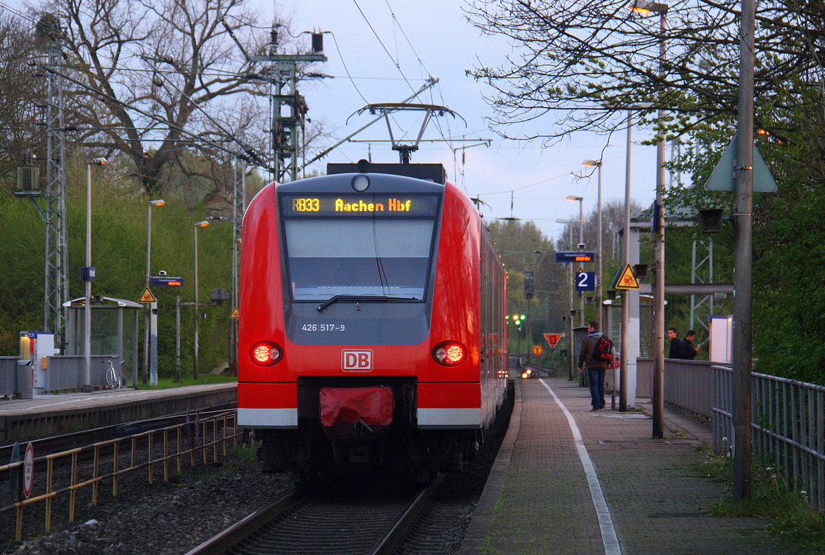 Ein Nachschuss von der Rhein Niers Bahn (RB33) aus Duisburg-Hbf/Heinsberg-Rheinland) nach Aachen-Hbf und hält in Kohlscheid und fährt in Richtung Richterich,Laurensberg,Aachen-West,Aachen-Schanz,Aachen-Hbf. 
Aufgenommen von Bahnsteig 2 in Kohlscheid. 
In der Abendstimmung am Abend vom 15.4.2017.