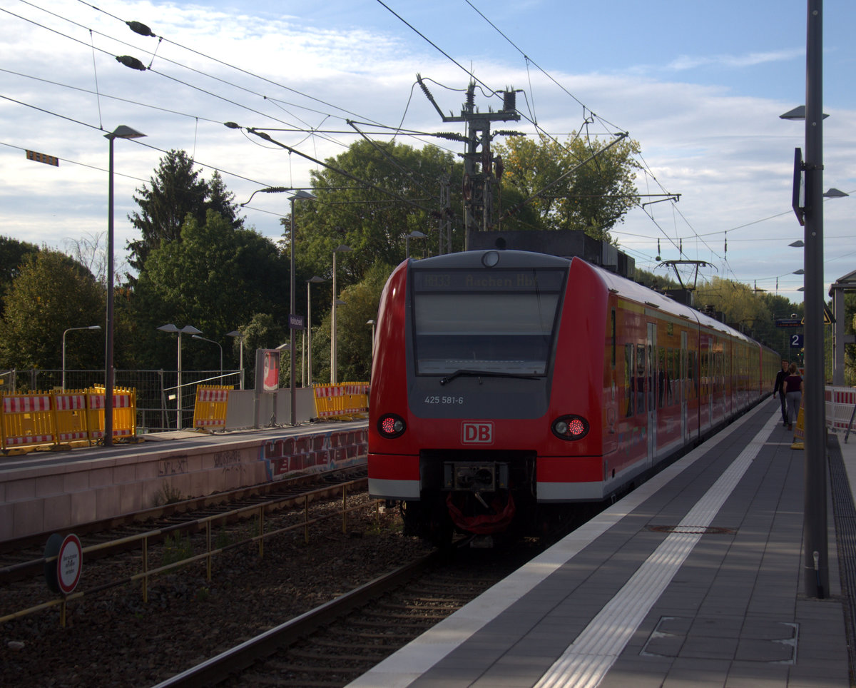Ein Nachschuss von der Rhein Niers Bahn (RB33) aus Duisburg-Hbf,Heinsberg-Rheinland nach Aachen-Hbf und hält in Kohlscheid und fährt in Richtung Richterich,Laurensberg,Aachen-West,Aachen-Schanz,Aachen-Hbf. 
Aufgenommen von Bahnsteig 2 in Kohlscheid.
Am Morgen vom 22.9.2019.