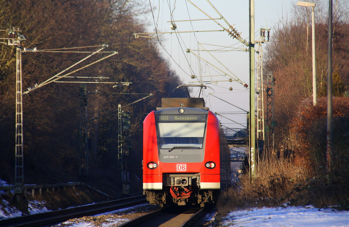 Ein Nachschuss von der Rhein Niers Bahn (RB33) aus Aachen-Hbf nach Heinsberg-Rheinland-Duisburg-Hbf und hilt in Kohlscheid und fährt in Richtung Herzogenrath,Mönchengladbach. 
Aufgenommen von Bahnsteig 1 in Kohlscheid.
Bei Sonnenschein am Kalten Nachmittag vom 19.1.2017.