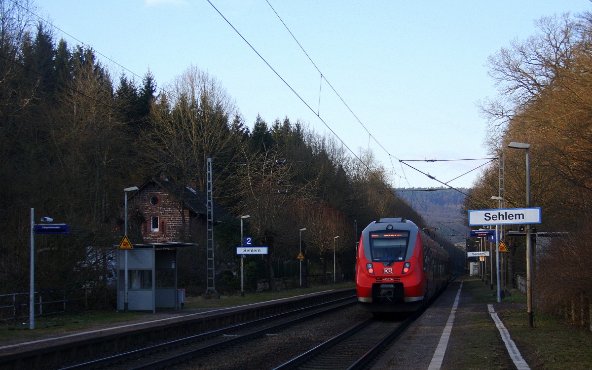 Ein Nahchschuss von Einer Hamsterbacke 442 708 DB als RB82 aus  Perl nach Wittlich-Hbf und hilt in Sehlem und fährt in Richtung Salmtal,Wittlich,Koblenz bei Sonnenschein am Kalten Nachmittag vom 14.2.2015.