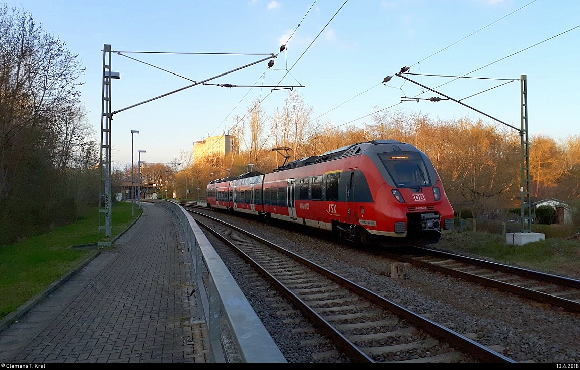 Ein  neues  Gesicht bei der S-Bahn Mitteldeutschland...
Nachschuss auf 442 602 (Bombardier Talent 2) des Rhein-Sieg-Express (DB Regio NRW) als S 37756 (S7) von Halle(Saale)Hbf Gl. 13a nach Halle-Nietleben, die den Hp Halle Zscherbener Straße auf der Bahnstrecke Merseburg–Halle-Nietleben (KBS 588) erreicht. [10.4.2018 | 19:06 Uhr]