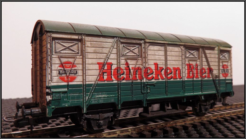 Ein NS Güterwagen der holländischen Firma Heineken Bier (Prost),wurde im Februar 2015 auf  Alt  getrimmt und patiniert. Es handelt sich um ein Roco Modell in der Spurweite H0.