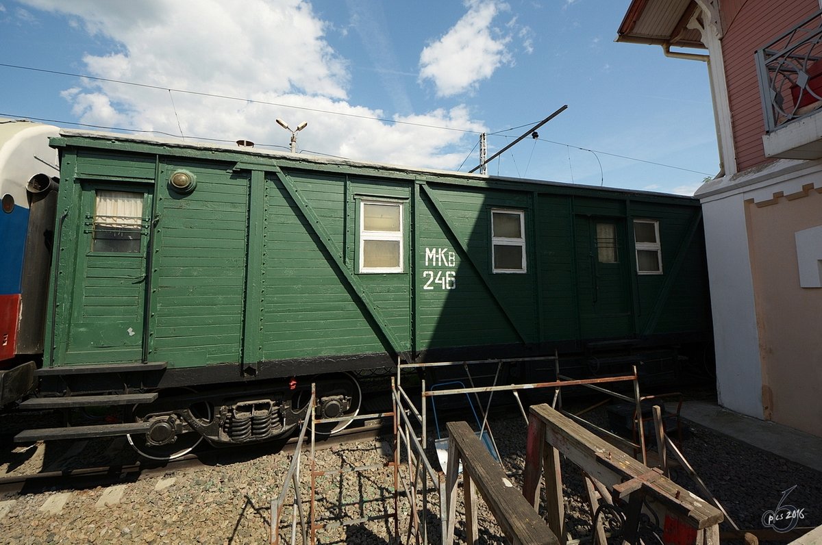 Ein Personenwagen im Eisenbahnmuseum von Moskau Anfang Mai 2016