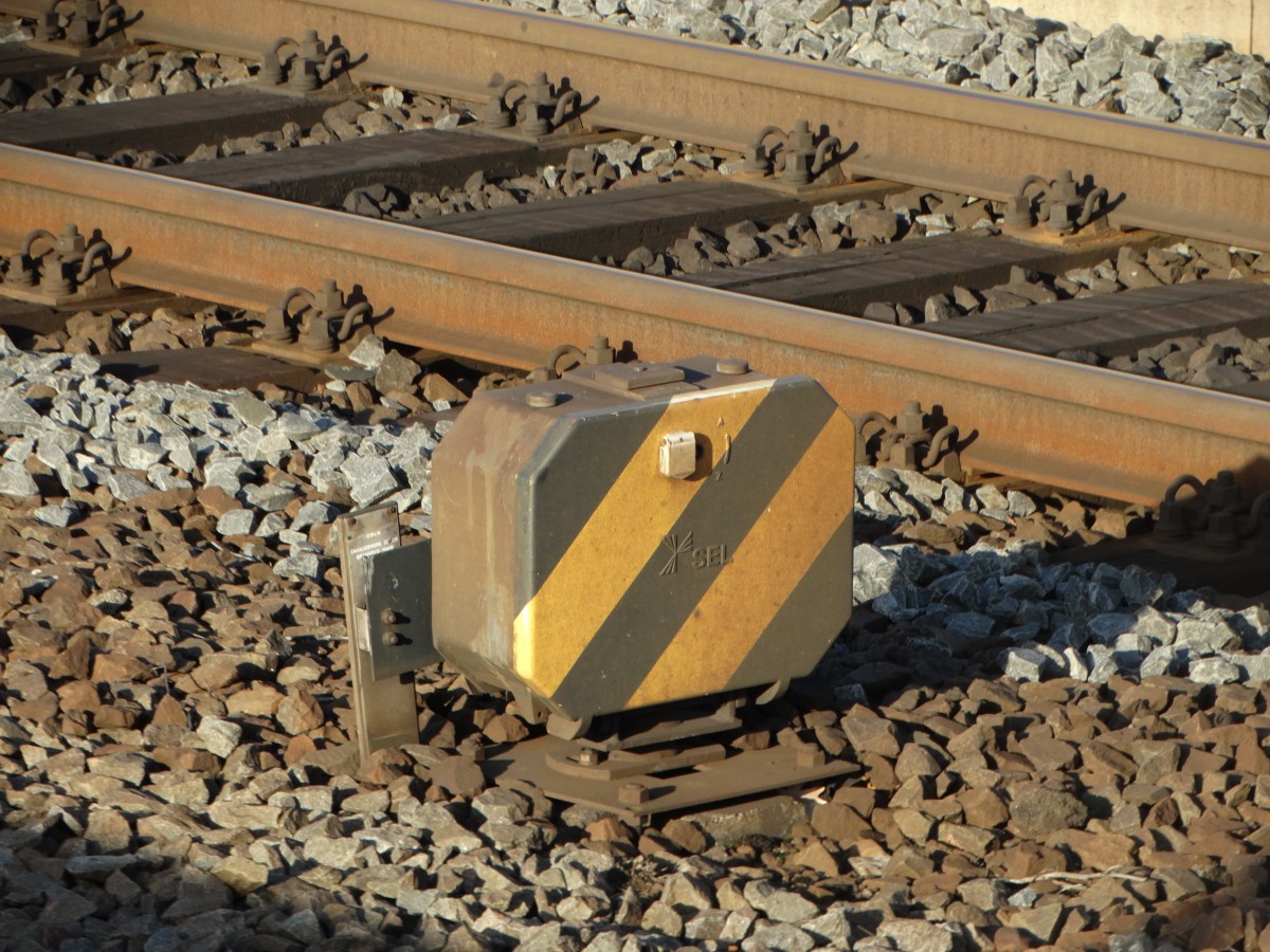 Ein Rangiersignal von hinten am 28.12.15 in Hanau Hbf