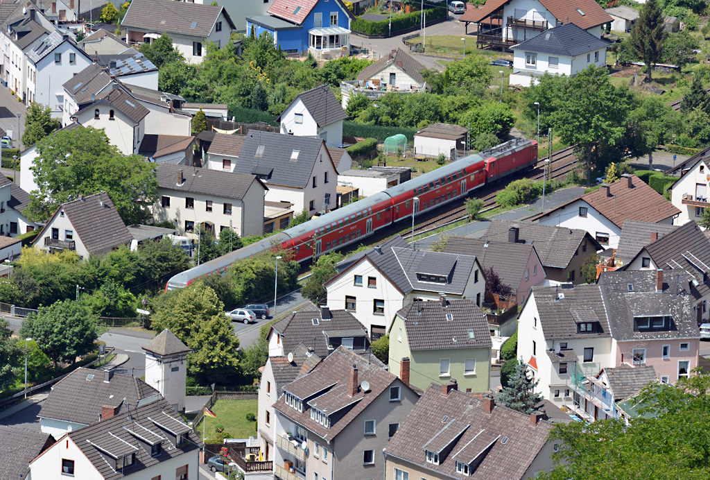 Ein RB mit Dostos  Hausnah  durch Erpel/Rhein - 17.06.2015