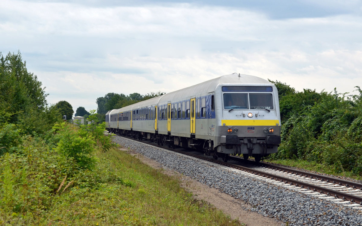 Ein RE aus Chemnitz erreicht am 31.07.16 in Kürze den Haltepunkt Otterwisch.