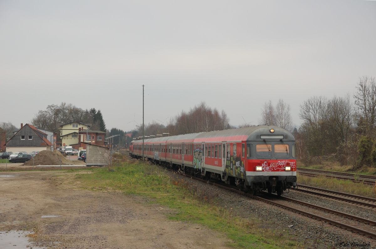 Ein RE von Bad Harzburg nach Hannover in Derneburg.