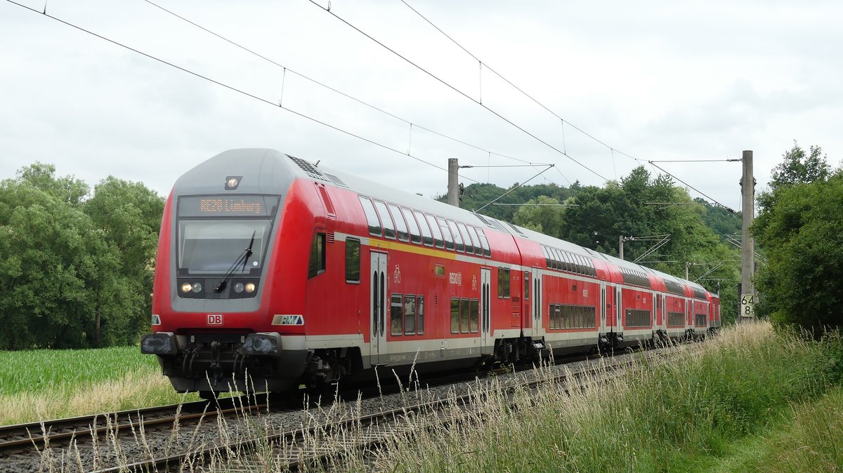 Ein RE20 Frankfurt - Limburg zwischen Lindenholzhausen und Eschhofen. Aufgenommen am 19.6.2018 16:03