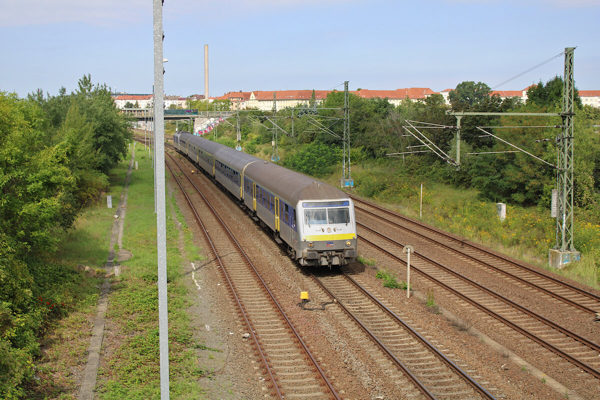 Ein RE6 der MRB von Leipzig Hbf nach Chemnitz Hbf ist hier zwischen Leipzig-Volkmarsdorf und Leipzig-Paunsdorf unterwegs. (21.08.2023)