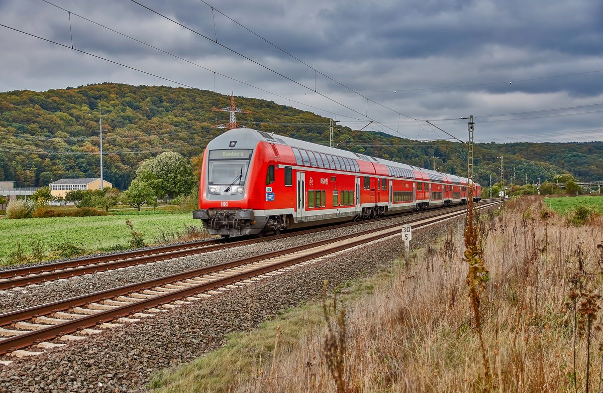 Ein Regionalexpress mit der 146 245-8 ist hier am 13.10.16 zu sehen der in Richtung Bamberg unterwegs ist gesehen bei Harrbach.
