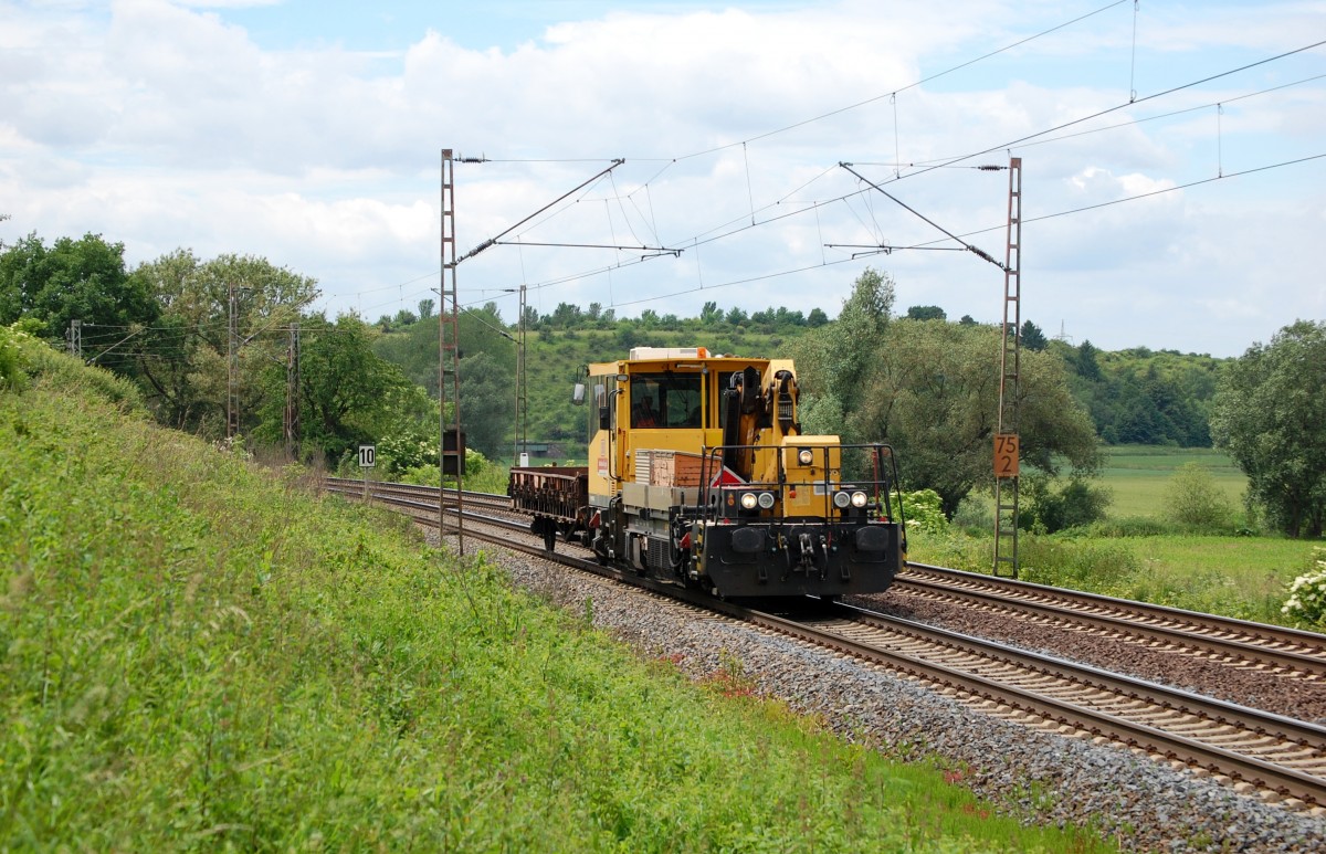 Ein Robel Baufahrzeug am 13.06.2013 bei Salzderhelden. 