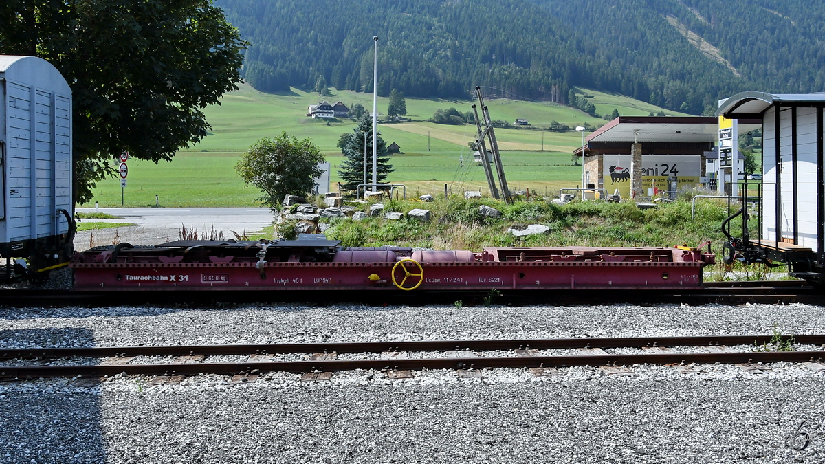 Ein Rollwagen war Ende August 2019 am Bahnhof Mauterndorf zu entdecken.