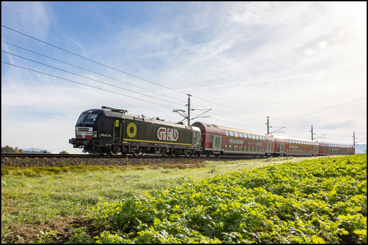 Ein S- Bahn Zug der GKB im Ermerbogen bei Gasselsdorf . 15.10.2026 