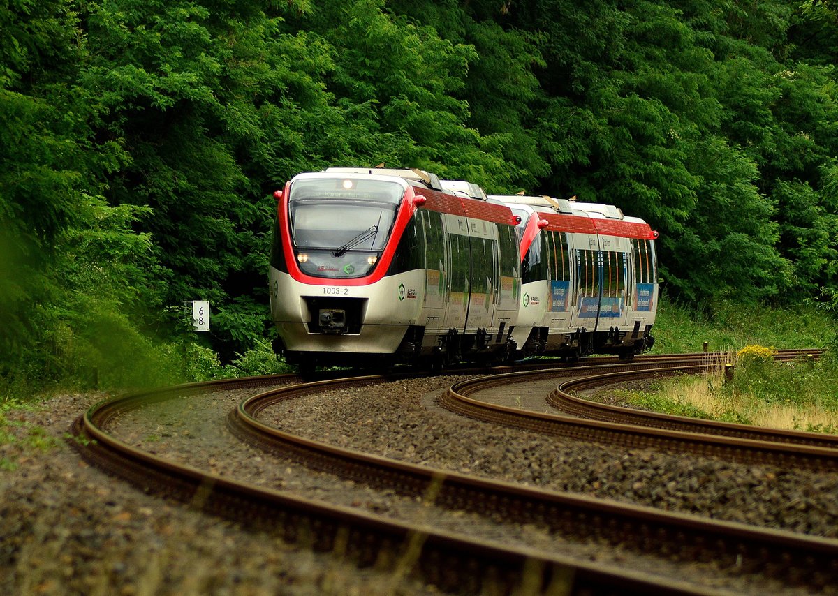 Ein S28 Doppel kommt von Erkarth in Richtung Gerresheim gefahren am 29.6.2017