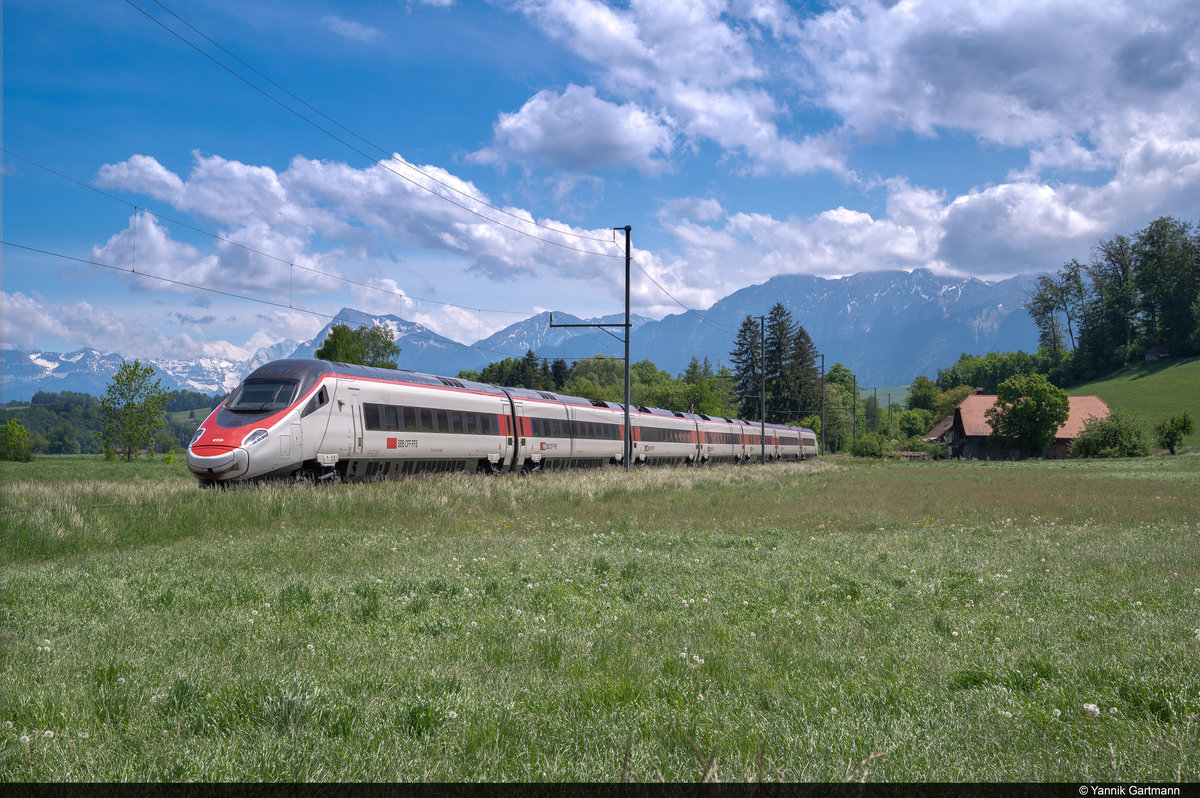 Ein SBB ETR 610 wird am 10.05.2020 über die GBS aufgrund eines PU in Gümligen umgeleitet. Hier kurz vor Thurnen aufgenommen. 