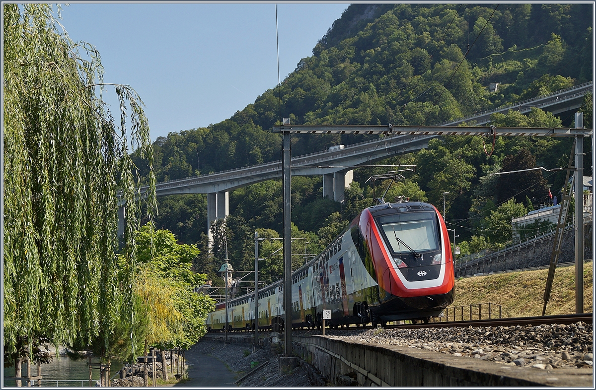 Ein SBB RABDe 502 (Twindexx) überraschte mich auf meinem Spaziergang bei einer Probefahrt bei Villeneuve. 

25. Juli 2019 