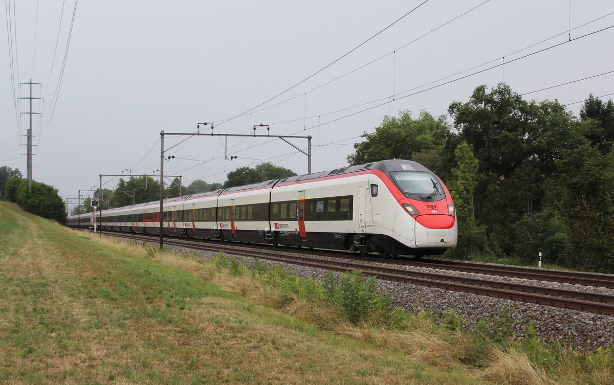 Ein SBB RABe 501 und ein weiterer Giruno sind am 13. August 2018 zwischen Erlen und Sulgen anlässlich einer Testfahrt unterwegs.
