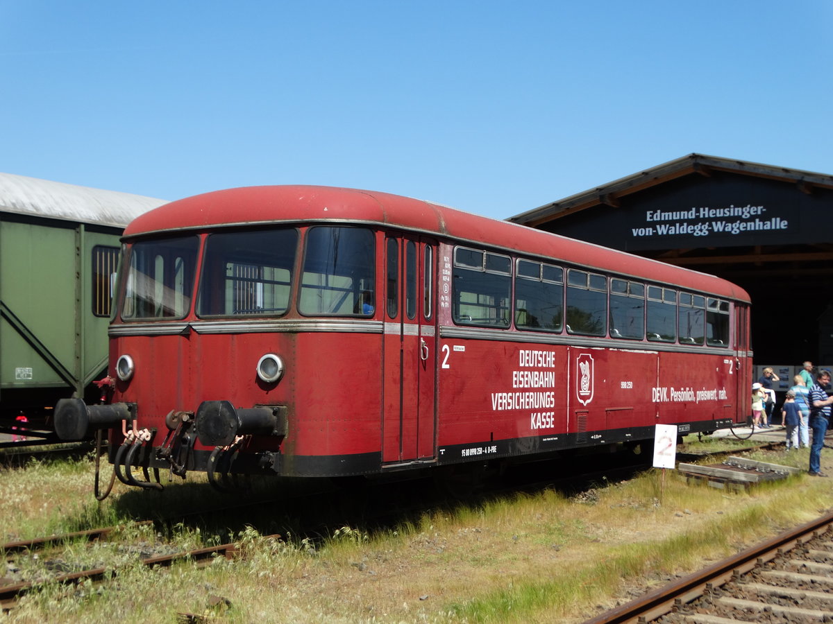 Ein Schienenbus Beiwagen Der Pfalzbahn Am 07 05 16 In Darmstadt 