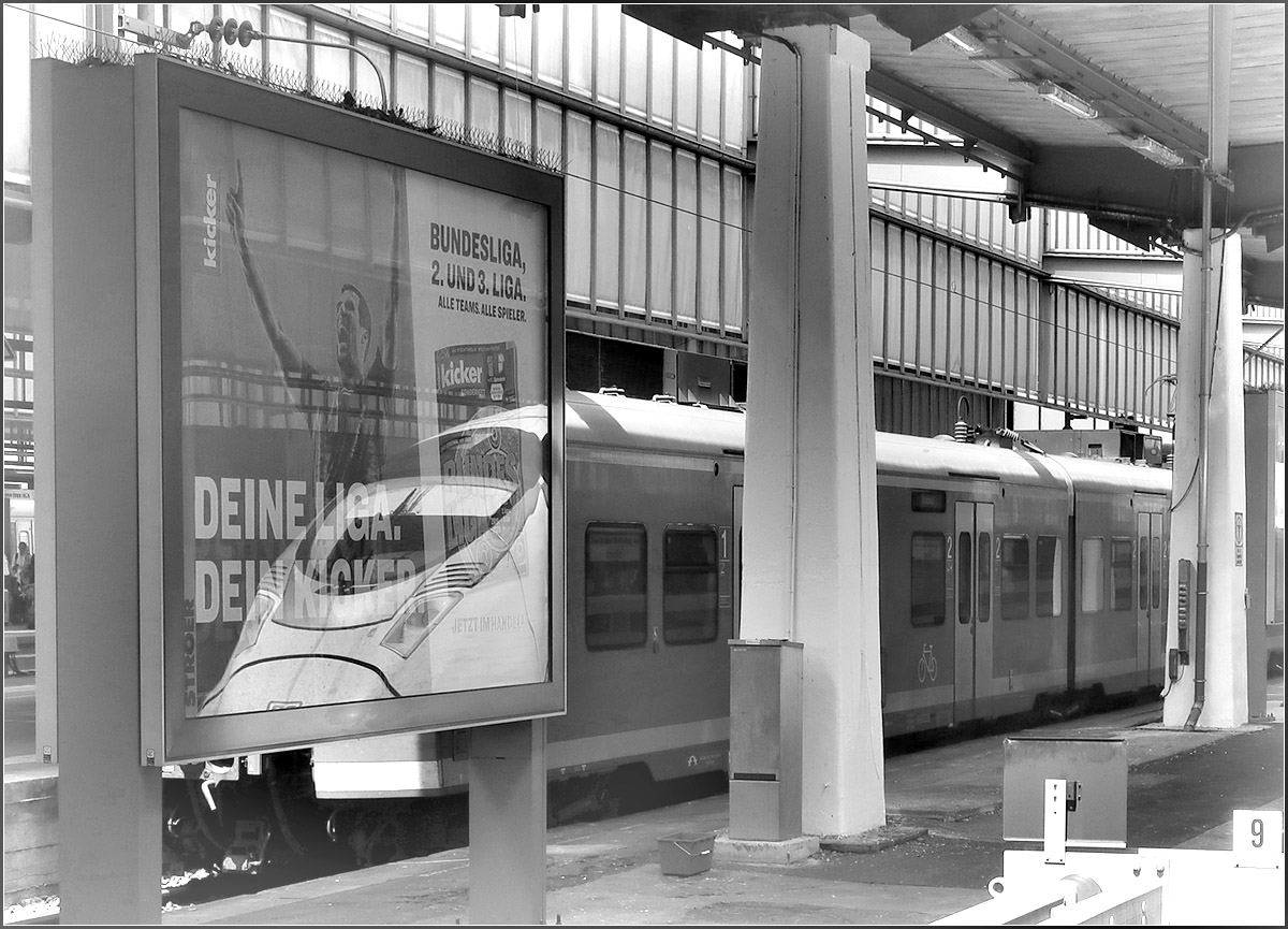 Ein schnittiges Facelift - 

... für die Triebwagen der Baureihe 425.

Stuttgart Hauptbahnhof, 01.08.2019 (M)



