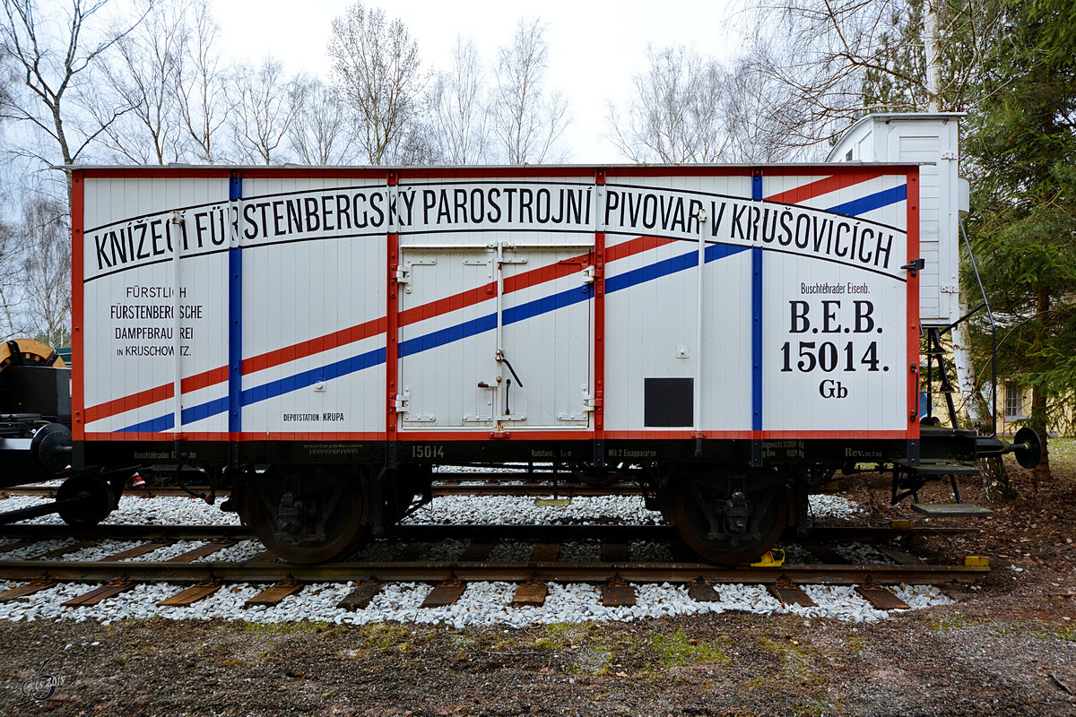 Ein schön restaurierter Güterwagen Anfang April 2018 im Eisenbahnmuseum Lužná u Rakovníka.