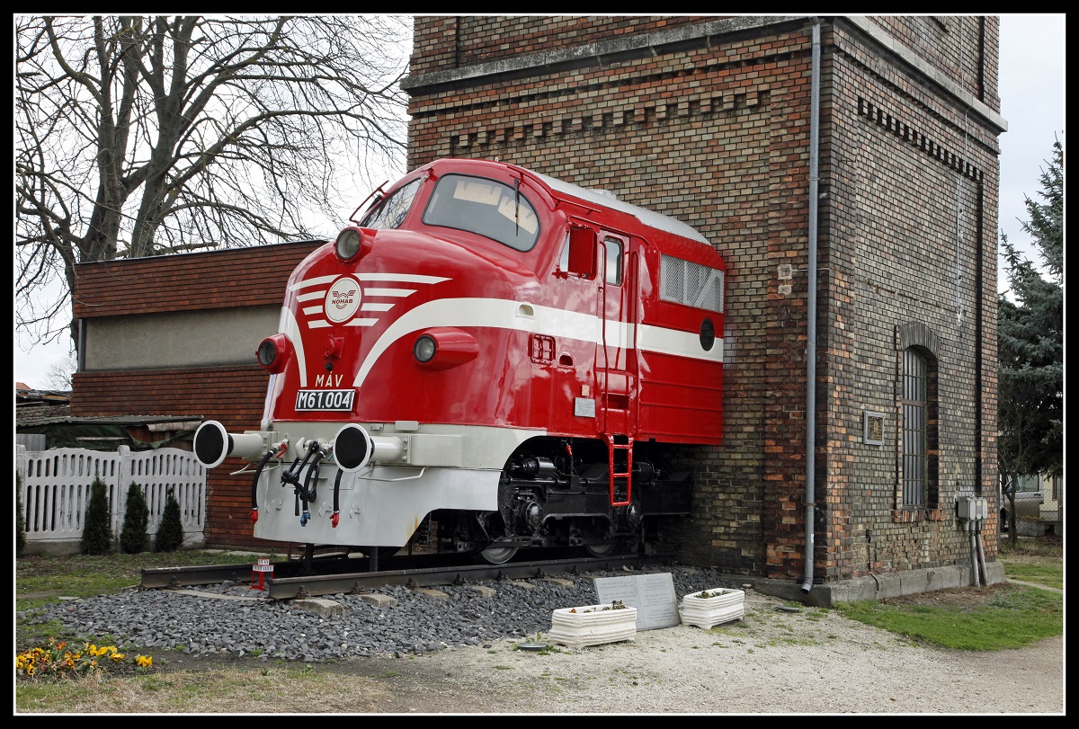 Ein sehr originelles M61-Denkmal gibts am Bahnhof von Tapolca zu bestaunen. Gesehen und fotografiert am 12.03.2019.