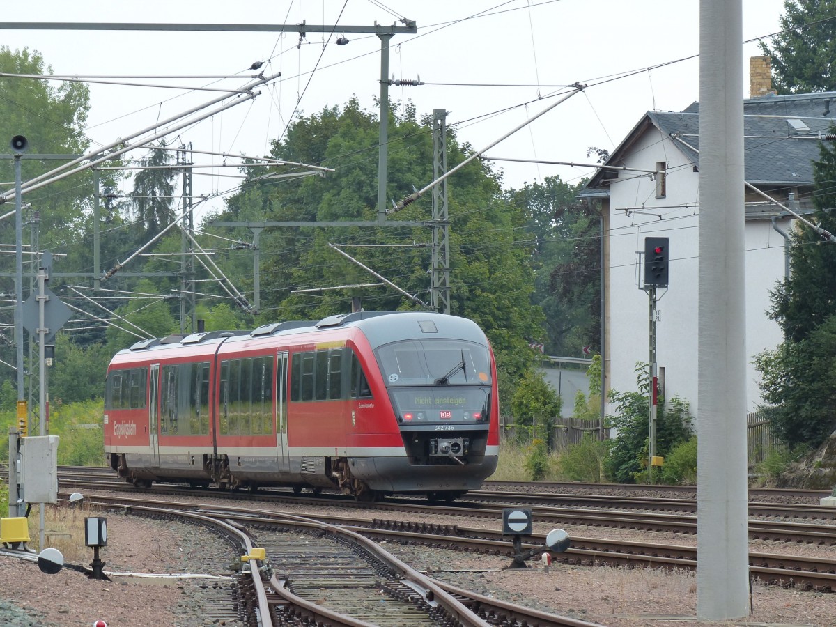 Ein seltener Gast im Vogtland. Erzgebirgsbahn 642 753 bei einen kurzen Halt in Neumark bevor er im Anschluss der Vogtlandbahn verschwindet.Neumark(Vogtl.)05.08.2014
