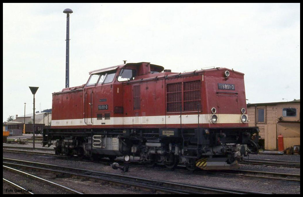 Ein sogenanntes  Harzkamel  in Form der 199891 hatte sich am 22.6.1991 in den Bahnhof Gernrode verirrt und rangierte dort.
