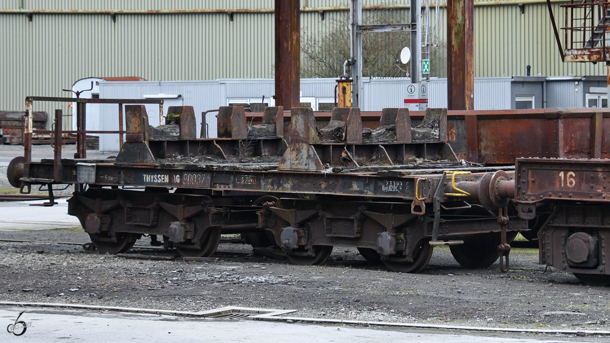 Ein in der Stahlindustrie verwendeter Flachwagen auf dem Museumsgelände der Henrichshütte. (Hattingen, März 2018)
